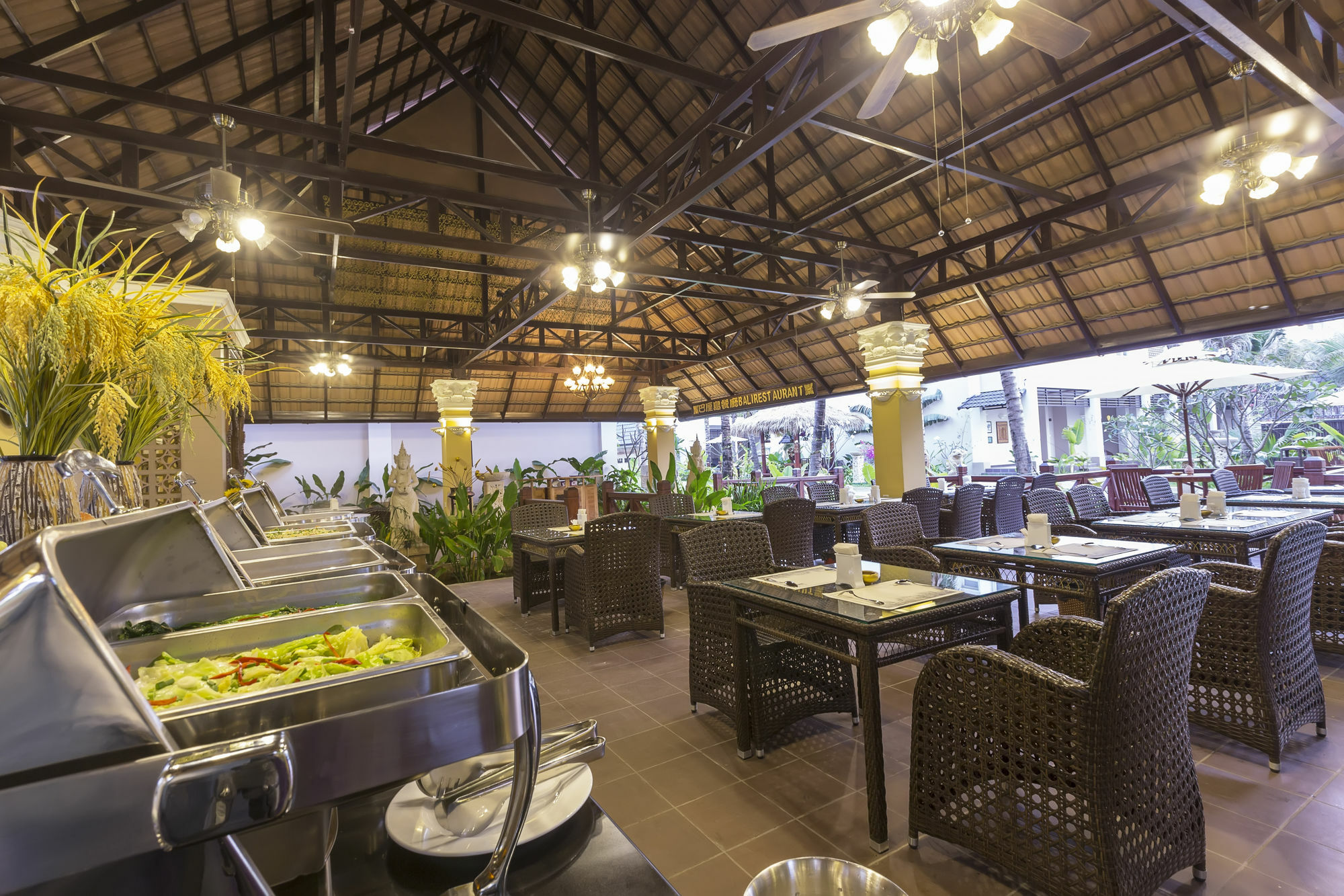 Bali Hotel Пном Пен Екстериор снимка